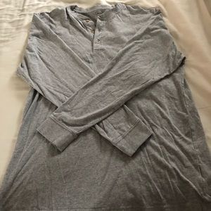 Gray long sleeved tee